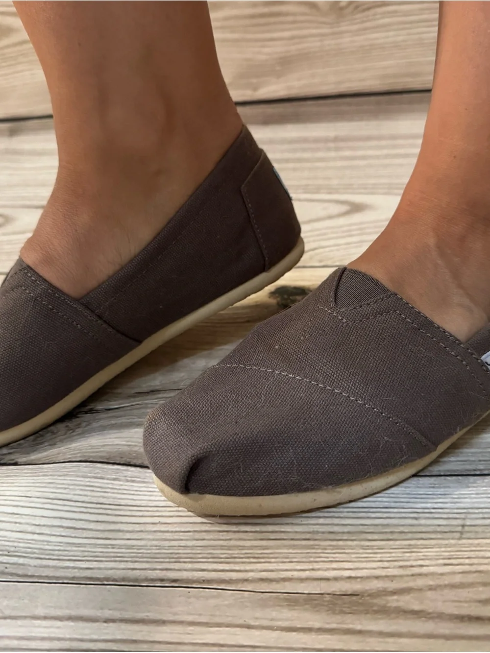 Toms Classic Canvas Slip-On — Brown